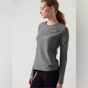 Athleta Women’s Ultimate Textured Train Top long sleeve size xs grey heather NWT
